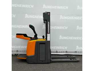 Gabelstapler gebraucht JUNGHEINRICH ERC 214z 4300DZ ELEKTRO HOCHHUBWAGENFAHRERSTAND (13047788) backdrop