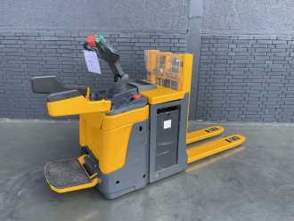 Gabelstapler gebraucht JUNGHEINRICH ERD 220 Baujahr 2010HH 1660 Stunden 10213 Akku 2017 ELEKTRO HOCHHUBWAGENDEICHSEL (13071053)