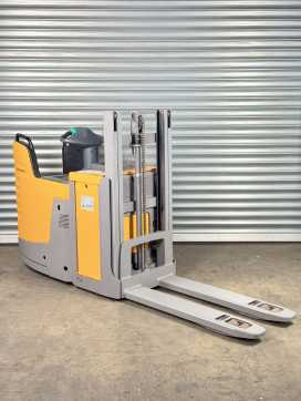 Gabelstapler gebraucht JUNGHEINRICH ERD 220 ERD 220 - Service Neu - Batterie 84% - Initialhub ELEKTRO HOCHHUBWAGENDEICHSEL (12983848)