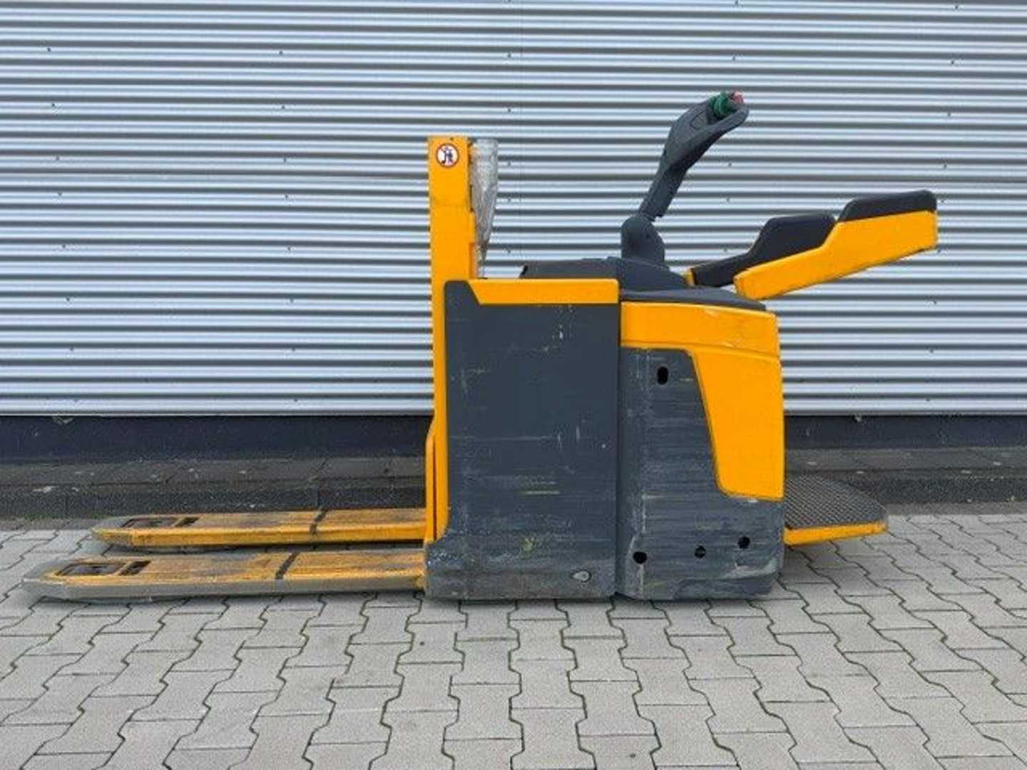 Gabelstapler gebraucht JUNGHEINRICH ERD220 ELEKTRO HOCHHUBWAGENDEICHSEL (13069235)