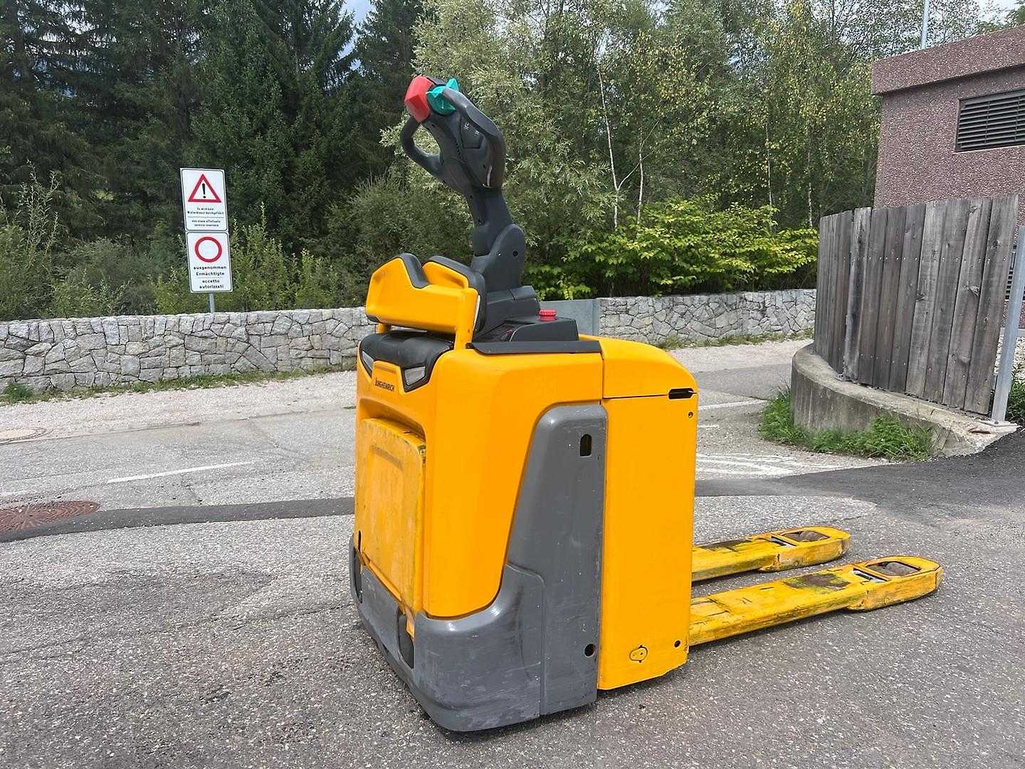 Gabelstapler gebraucht JUNGHEINRICH ERE 120 ELEKTRO NIEDERHUBWAGENFAHRERSTAND (13062826)