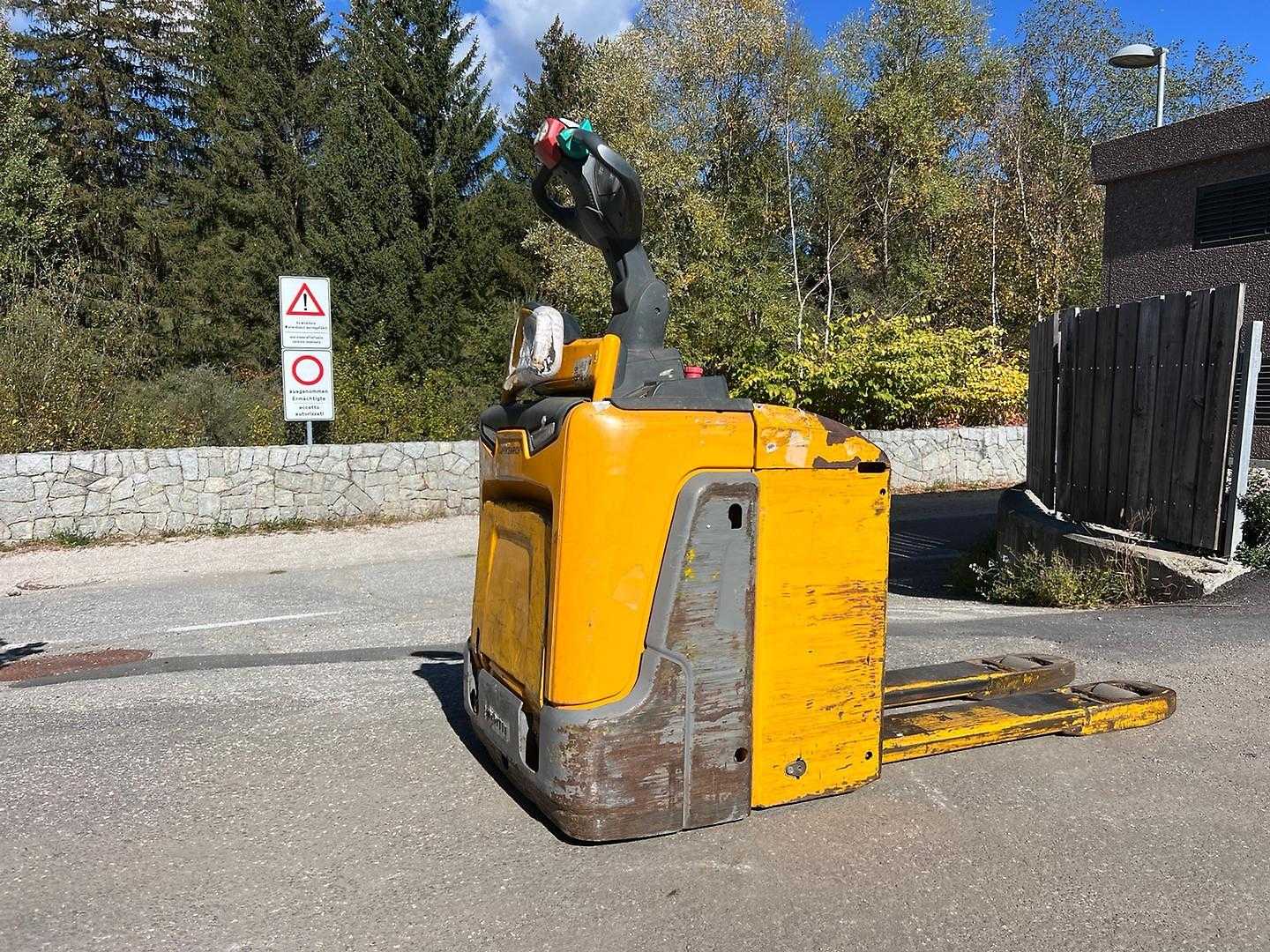 Gabelstapler gebraucht JUNGHEINRICH ERE 120 ELEKTRO NIEDERHUBWAGENFAHRERSTAND (13073101)
