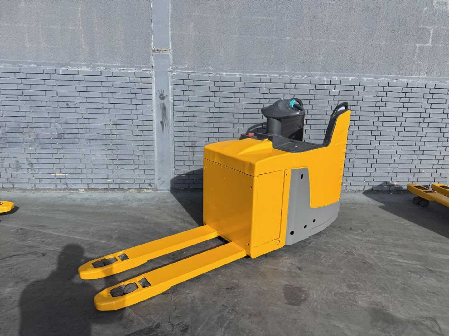 Gabelstapler gebraucht JUNGHEINRICH ERE 225 Baujahr 2017 Akku 2017 Gabellänge 1150 ELEKTRO NIEDERHUBKOMMISSIONIERER (13074920)
