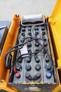 Gabelstapler gebraucht JUNGHEINRICH ERE 225 ELEKTRO NIEDERHUBWAGENSEMIELEKTRISCH (13039111)