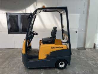 Gabelstapler gebraucht JUNGHEINRICH EZS 570 / 6092 Std. ELEKTRO SCHLEPPER (12903006) backdrop