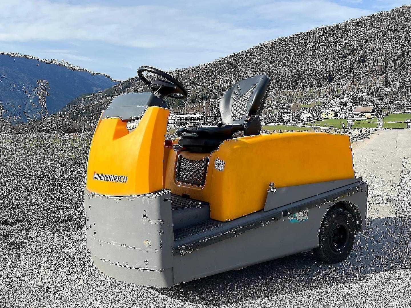 Gabelstapler gebraucht JUNGHEINRICH EZS 570i ELEKTRO SCHLEPPER (13056793)