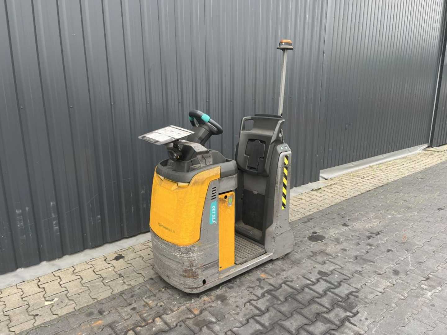 Gabelstapler gebraucht JUNGHEINRICH EZS130 ELEKTRO SCHLEPPER (13066808)