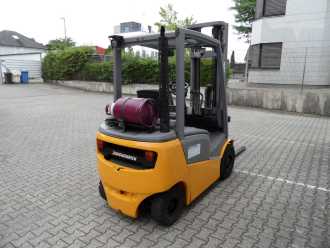 Gabelstapler gebraucht JUNGHEINRICH TFG 316 - Triplex - wenig Stunden GAS VIERRADFRONTSTAPLER (13051786)