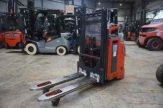 Gabelstapler gebraucht LINDE D 12AP - 2021er - 712 Stunden ELEKTRO HOCHHUBWAGENFAHRERSTAND (13068007) backdrop