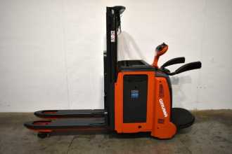 Gabelstapler gebraucht LINDE D 14 AP ION 133-01 ELEKTRO HOCHHUBWAGENFAHRERSTAND (13050207)