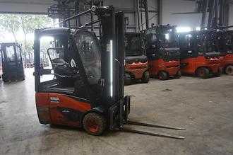 Gabelstapler gebraucht LINDE E 14-02 - Triplex - 2020er ELEKTRO DREIRADFRONTSTAPLER (13061167)