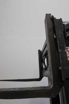 Gabelstapler gebraucht LINDE E 14 EVO 386-02 ELEKTRO DREIRADFRONTSTAPLER (13070376)