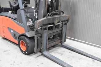 Gabelstapler gebraucht LINDE E 18 - 02 /58691/ ELEKTRO DREIRADFRONTSTAPLER (13074752)
