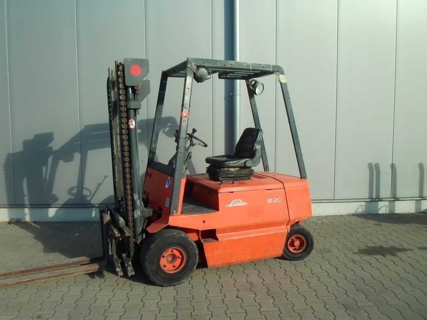 Gabelstapler gebraucht LINDE E 20 / 325 ELEKTRO VIERRADFRONTSTAPLER (13070922)