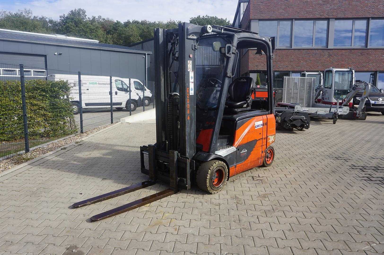 Gabelstapler gebraucht LINDE E 20PH-02 - Triplex - 2021er ELEKTRO VIERRADFRONTSTAPLER (13070634)