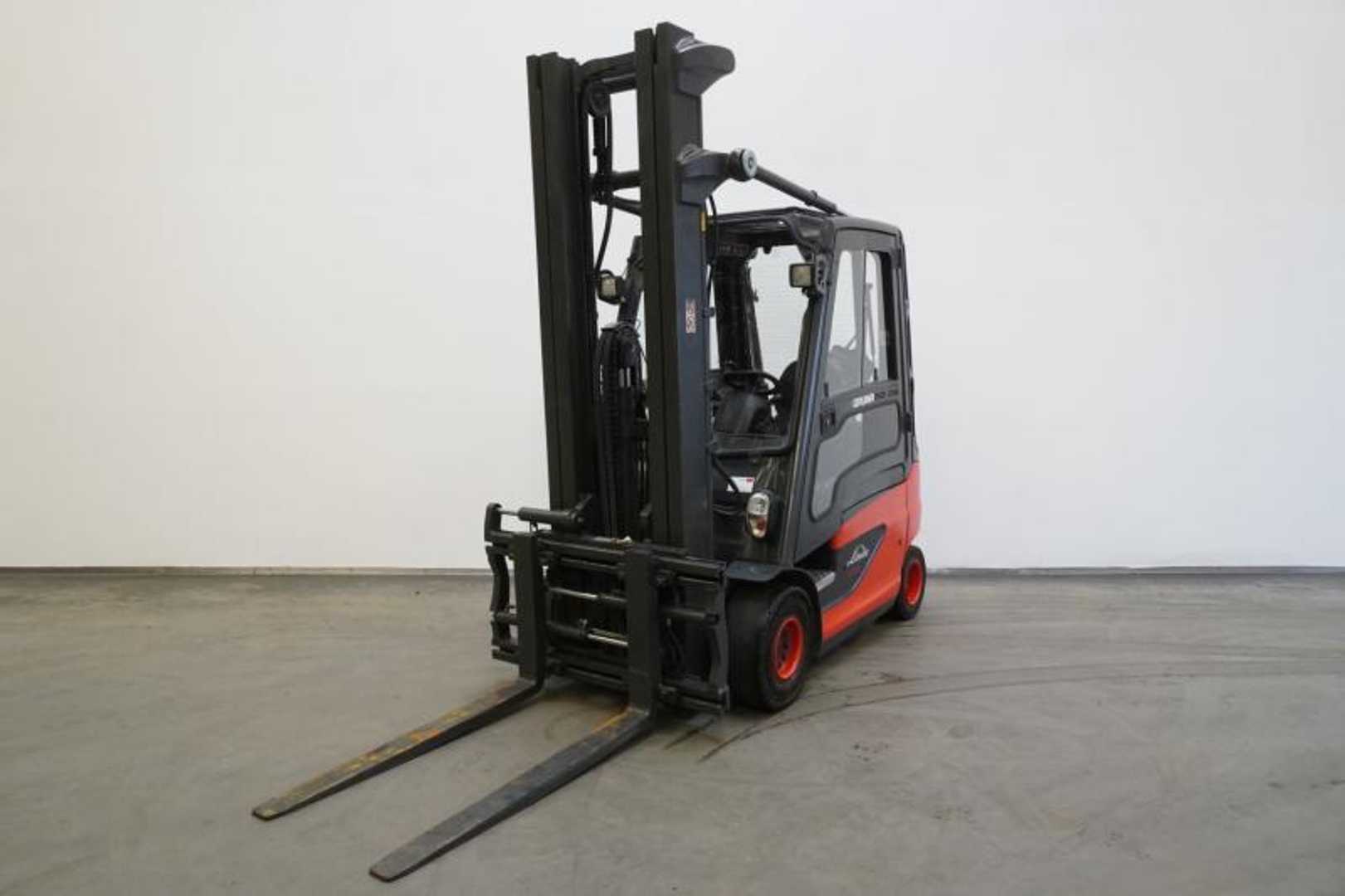 Gabelstapler gebraucht LINDE E 25 387 ELEKTRO VIERRADFRONTSTAPLER (13021974)