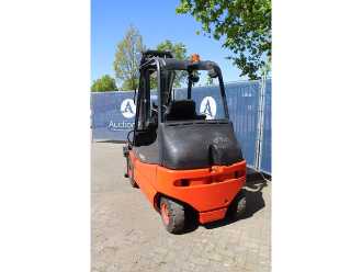 Gabelstapler gebraucht LINDE E25-02 ELEKTRO VIERRADFRONTSTAPLER (13041368)