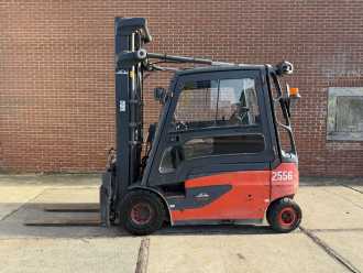 Gabelstapler gebraucht LINDE E25L-01 ELEKTRO VIERRADFRONTSTAPLER (13072016)