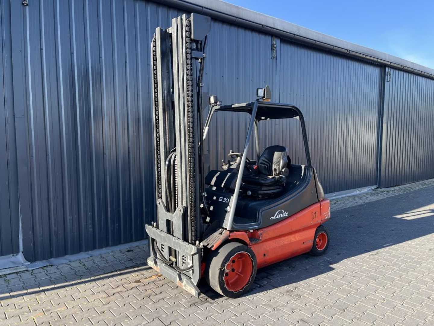 Gabelstapler gebraucht LINDE E30/02 ELEKTRO VIERRADFRONTSTAPLER (13070466)