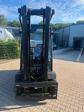 Gabelstapler gebraucht LINDE H 30 T-01 GAS VIERRADFRONTSTAPLER (13059145)
