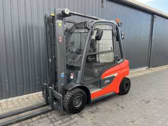 Gabelstapler gebraucht LINDE H25T-01 GAS VIERRADFRONTSTAPLER (13032833) backdrop