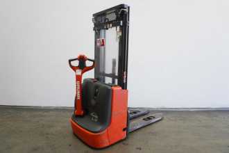 Gabelstapler gebraucht LINDE L 12 1172 ELEKTRO HOCHHUBWAGENDEICHSEL (13067926) backdrop