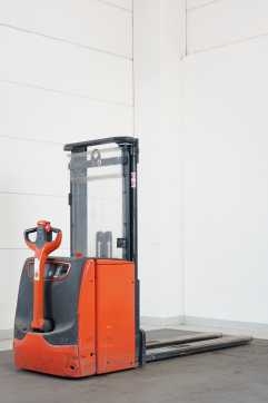 Gabelstapler gebraucht LINDE L 14 1173-01 ELEKTRO HOCHHUBWAGENDEICHSEL (13016999) backdrop