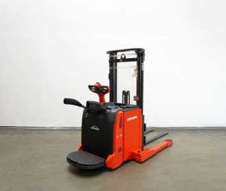 Gabelstapler gebraucht LINDE L 14 AS AP 131 ELEKTRO HOCHHUBWAGENFAHRERSTAND (12979792) backdrop