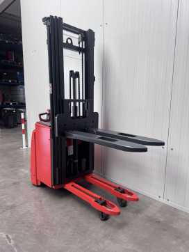 Gabelstapler gebraucht LINDE L 14 i Triplex Initialhub ELEKTRO HOCHHUBWAGENDEICHSEL (13066506)