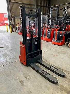 Gabelstapler gebraucht LINDE L10 ELEKTRO HOCHHUBWAGENDEICHSEL (12938718)