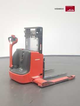Gabelstapler gebraucht LINDE L10AS-1172-01 ELEKTRO HOCHHUBWAGENDEICHSEL (13054756) backdrop