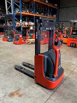 Gabelstapler gebraucht LINDE L12 ELEKTRO HOCHHUBWAGENDEICHSEL (12892854)