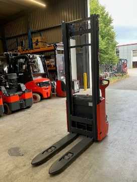 Gabelstapler gebraucht LINDE L12 ELEKTRO HOCHHUBWAGENDEICHSEL (13056184)