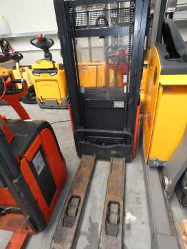 Gabelstapler gebraucht LINDE L12 ELEKTRO HOCHHUBWAGENDEICHSEL (13076060)