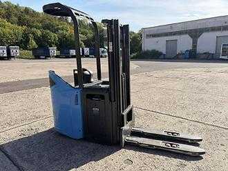 Gabelstapler gebraucht LINDE L14SP ELEKTRO HOCHHUBWAGENFAHRERSTAND (13070430) backdrop
