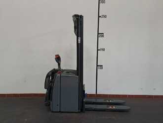 Gabelstapler gebraucht LINDE L16 AP : 1.6t (1173-01) ELEKTRO HOCHHUBWAGENFAHRERSTAND (13056297) backdrop