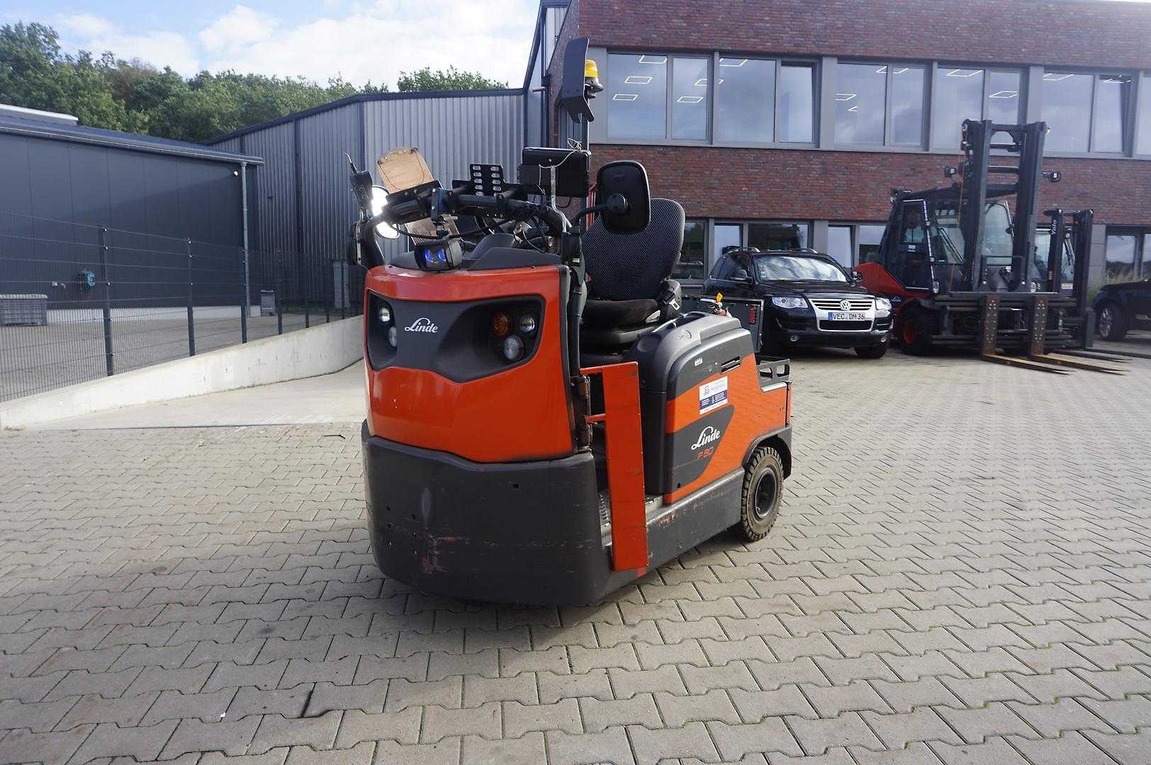 Gabelstapler gebraucht LINDE P 80 - Guter Zustand ELEKTRO SCHLEPPER (13064804)