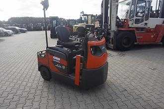 Gabelstapler gebraucht LINDE P 80 - Guter Zustand ELEKTRO SCHLEPPER (13064804)