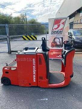 Gabelstapler gebraucht LINDE P30 ELEKTRO SCHLEPPER (12580302) backdrop