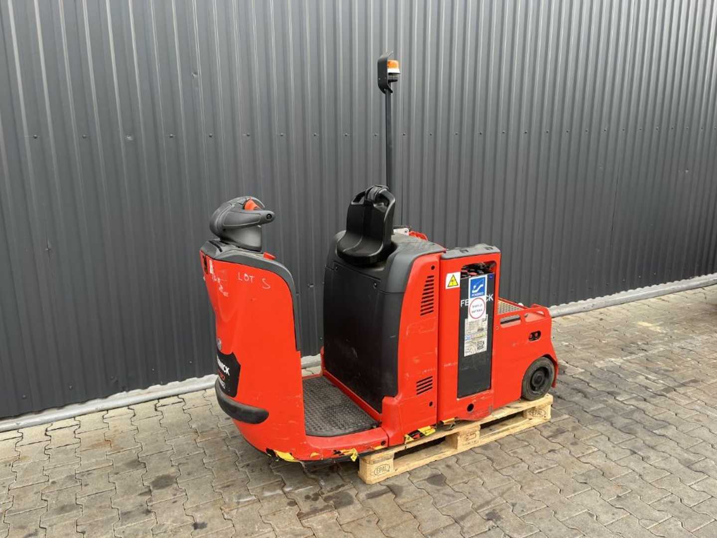 Gabelstapler gebraucht LINDE P30 ELEKTRO SCHLEPPER (13068831)
