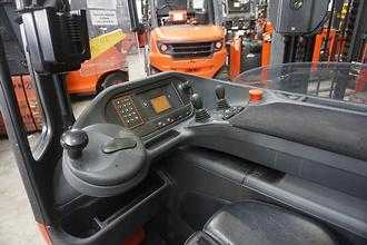 Gabelstapler gebraucht LINDE R 16HD-01 - 8.250mm Hubhöhe ELEKTRO SCHUBMASTSTAPLER (13033761)