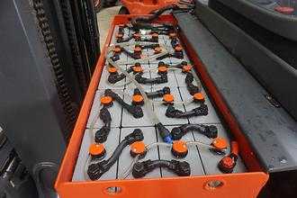 Gabelstapler gebraucht LINDE R 16HD-01 - 8.250mm Hubhöhe ELEKTRO SCHUBMASTSTAPLER (13033761)