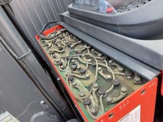 Gabelstapler gebraucht LINDE R12B-01 ELEKTRO SCHUBMASTSTAPLER (13057762)
