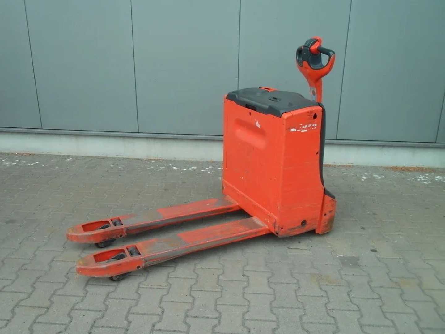 Gabelstapler gebraucht LINDE T 16 ELEKTRO NIEDERHUBWAGENDEICHSEL (13065826)