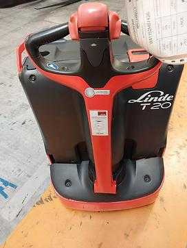 Gabelstapler gebraucht LINDE T20 ELEKTRO NIEDERHUBWAGENDEICHSEL (13033388) backdrop
