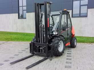 Gabelstapler gebraucht MANITOU MC 30-4 DIESEL GELAENDESTAPLER (12947549) backdrop