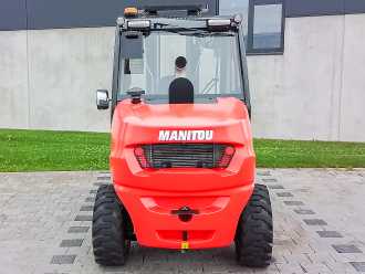 Gabelstapler gebraucht MANITOU MC 30-4 DIESEL GELAENDESTAPLER (12947549)