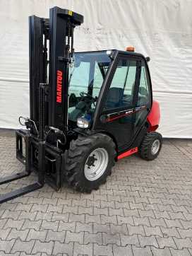 Gabelstapler gebraucht MANITOU MC 30-4 DIESEL GELAENDESTAPLER (13009054) backdrop