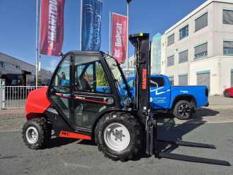 Gabelstapler gebraucht MANITOU MC 30-4 ST3A S1 DIESEL GELAENDESTAPLER (13070530) backdrop