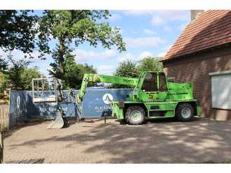 Gabelstapler gebraucht MERLO ROTO 30.16-EV DIESEL TELESKOPARMSTAPLER (13043203) backdrop